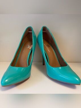 Teal heels